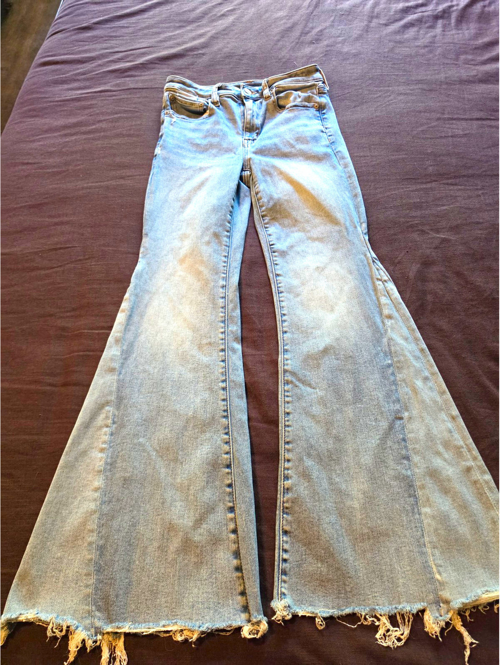 American Eagle Next Level Stretch Mid Rise Light Wash Flare Jeans 6